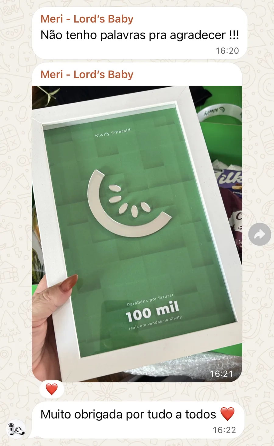 Placa de 100 mil em vendas da Meri